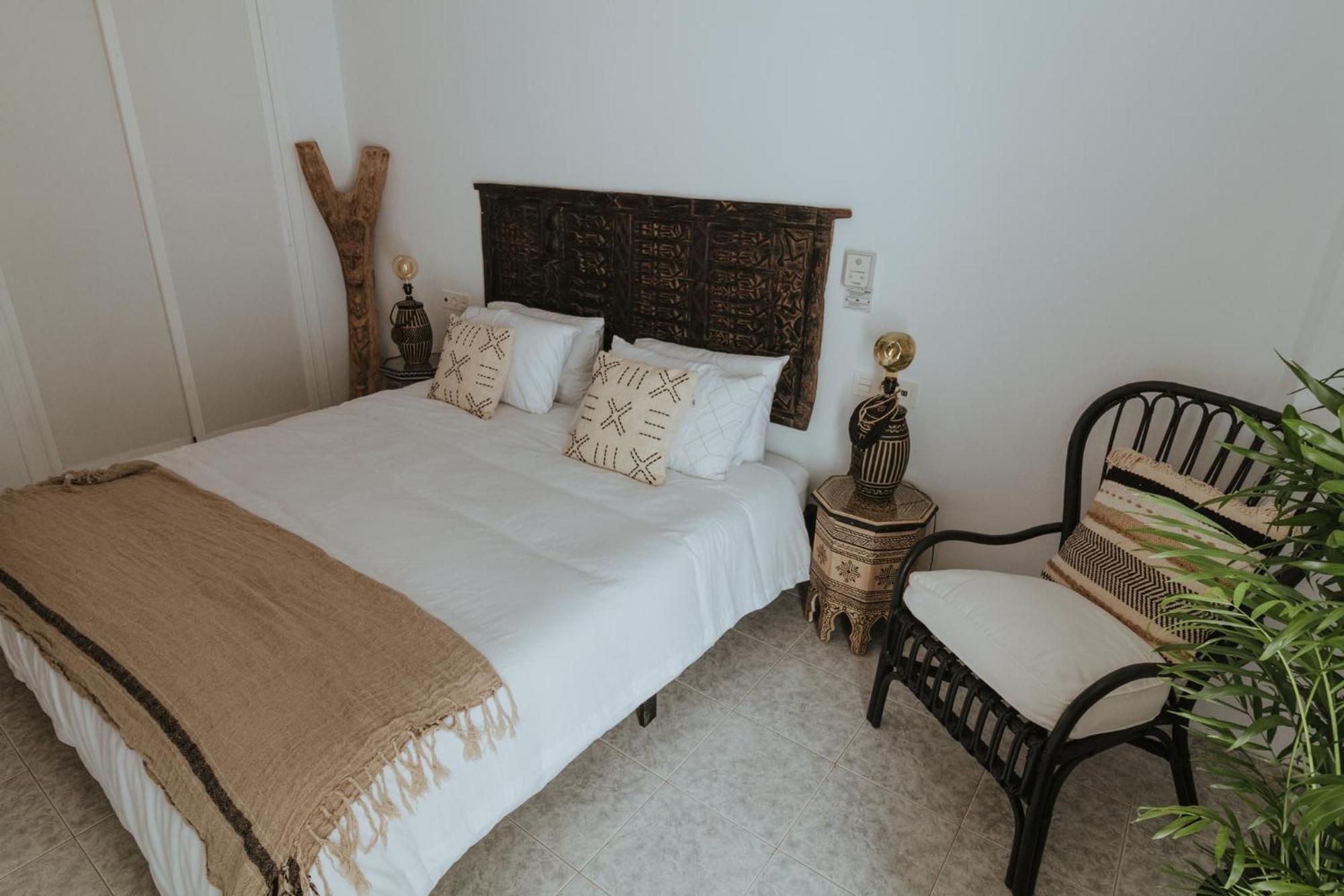Las Flores Apartments Нерха Екстер'єр фото